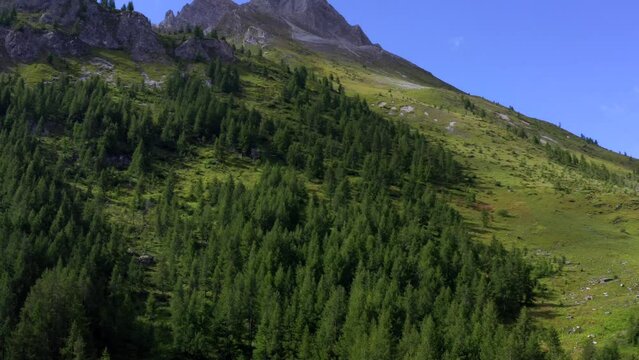 Tignes - Reaching with a drone the beautiful source of a waterfall