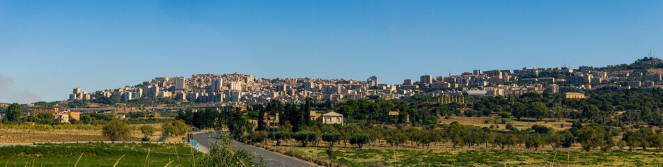 Foto panoramica della città di Agrigento 62c64 - obrazy, fototapety, plakaty