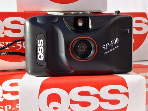 QSS SP 500 plastic compact camera from the 90's