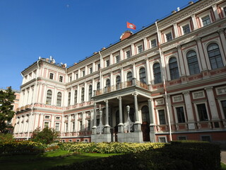 Fototapeta na wymiar palace of labor in saint-petersburg, russia