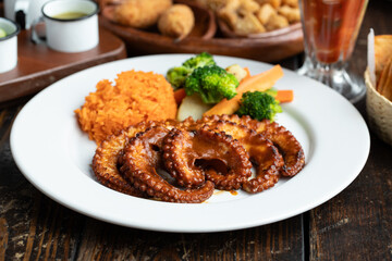 pulpo zarandeado