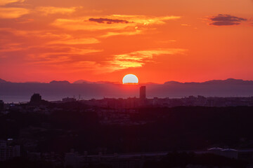 夕暮れ時の町並み