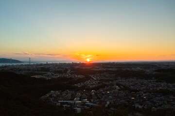 夕暮れ時の町並み