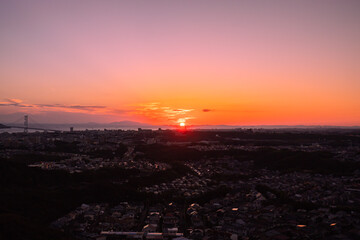 夕暮れ時の町並み