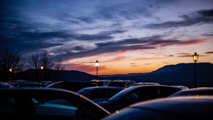 Parcheggio al tramonto