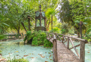 Horloge à eau dans le parc de la Villa Borghèse à Rome, Italie.