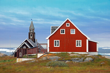 Kirche und Haus in Ilulissat - obrazy, fototapety, plakaty
