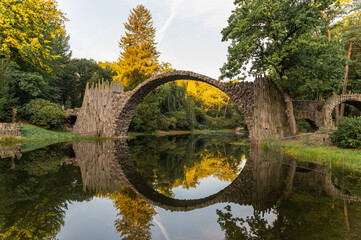 Fototapeta na wymiar Rakotz Bridge (Rakotzbrucke, Devil's Bridge) in Kromlau, Saxony, Germany