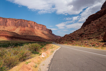 the road to the mountains