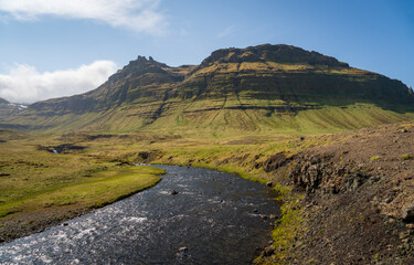 Fototapeta na wymiar Mt. Kirkjufell and Kirkjufellsfoss Waterfall