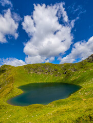 Naklejka premium Der Twengersee und Gurpitscheck im schönen Lungau