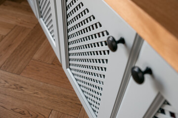 fashionable grids on cabinet fronts