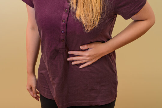 B&oacute;l po lewej stronie brzucha, przejedzenie