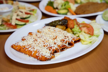 enchiladas rojas