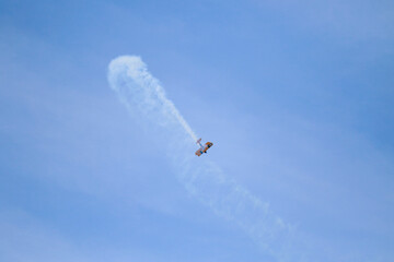 avion en piqué