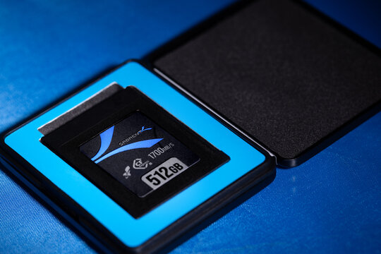 Sabrent 512GB CFX Card Pro type B memory card special for digital mirrorless cameras