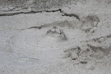 mud pot bubble