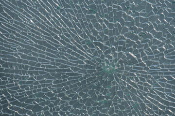 Nahaufnahme zersplittertes Sicherheitsglas