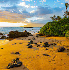 Sunset on The Golden Sand of Mokapu Beach, Wailea, Maui, Hawaii, USA