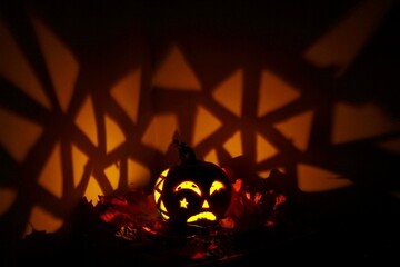 halloween jack o lantern glows in the dark 