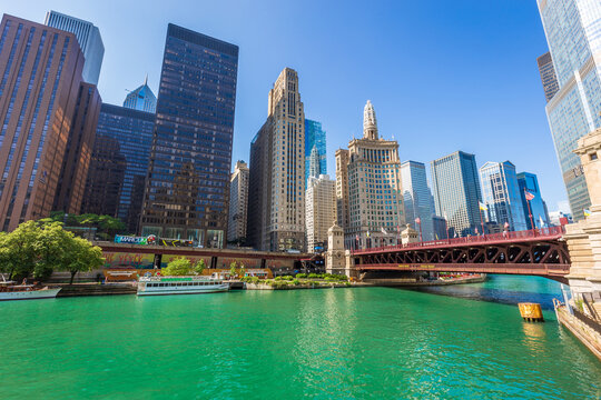 CHICAGO, ILLINOIS/UNITED STATES OF AMERICA - July 17, 2023: View of Chicago river and buildings in a beautiful sunny day.