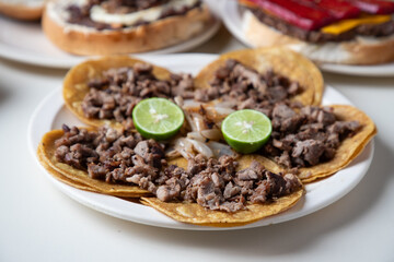 Fototapeta na wymiar tacos de bisteck