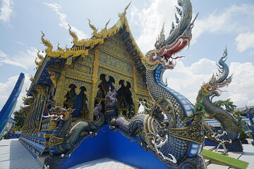 Blue Temple in Chiang Rai, Wat Rong Sua Ten　ブルーテンプル、チェンライの青い寺ワット ロンスアテン・タイ - obrazy, fototapety, plakaty