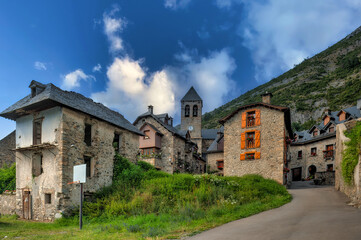 Fototapeta na wymiar Lanuza is a Spanish town belonging to the municipality of Sallent de Gállego, in Alto Gállego, province of Huesca, Aragon.