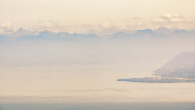 panorama sur le bassin lémanique depuis  les Crêtes du Jura