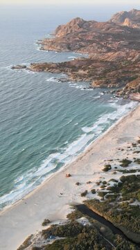 La plage de l'Ostriconi se situe &agrave; environ 15 km de L'Ile-Rousse en direction de Bastia. Elle est une des plus belles plages de Corse.