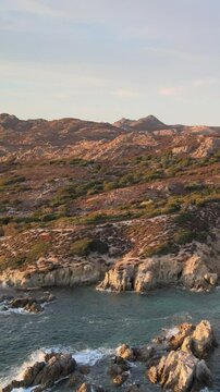 La plage de l'Ostriconi se situe &agrave; environ 15 km de L'Ile-Rousse en direction de Bastia. Elle est une des plus belles plages de Corse.