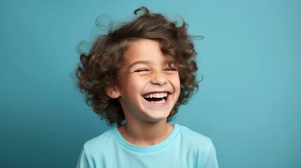 Foto op Canvas Braunhaariger Junge lacht wie ein Model © Scheidle-Design