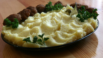 Mashed potato with cutlets