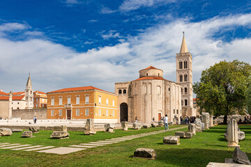 The ancient Roman forum in the historical center of the Croatian city of Zadar on the Mediterranean Sea, Europe. - obrazy, fototapety, plakaty