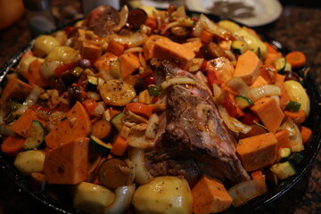 Meat cooked with various vegetables