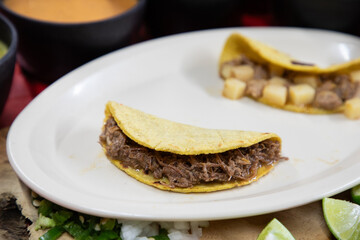 Taco barbacoa