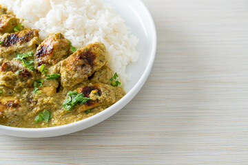 Afghani chicken in green curry or Hariyali tikka chicken hara masala with rice
