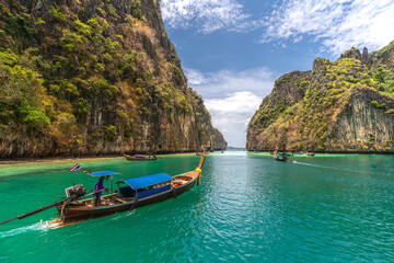 phi phi island and maya beach the most best travel point in Krabi - 658515664