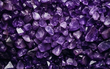 Fototapeta premium amethyst crystals pile background