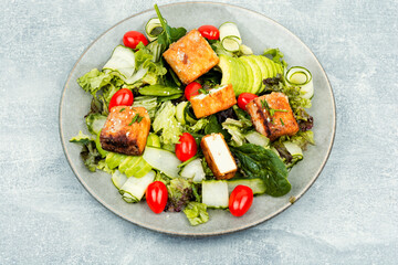 Salad with fresh vegetables and tofu.