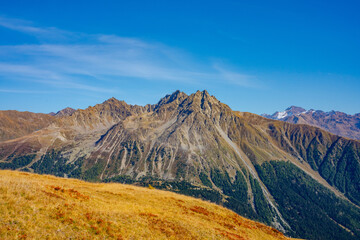 Fototapeta na wymiar Berge, Alpen, Berglandschaft, Südtirol, Vinschgau