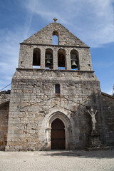 Fototapeta na wymiar Eglise ancienne du village d'Ailhon (Ardèche)