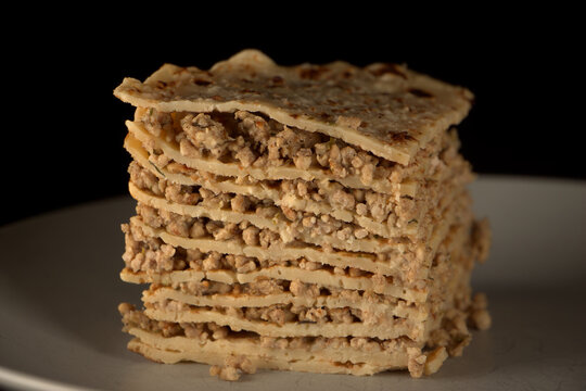 Pfankuchen mit Fleisch / Blinis mit Hackfleisch / Blini-Kuchen