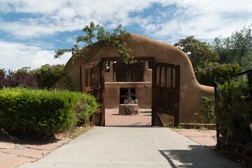 Obraz premium Entryway to El Santuario de Chimayo