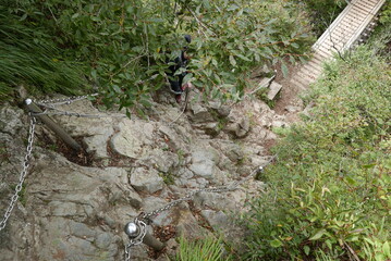 Mt. Tonodake is the highest peak along the Omote Ridge  that runs between Mt. Oyama and Nabewari Ridge . It has easy access, being about 80 minutes to Shibusawa Station from both Shinjuku and Tokyo.