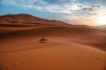 Fototapeta na wymiar Sunset over the sand dunes, Sahara Desert, Morocco, Africa