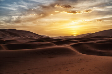 Sand dunes in the great Sahara desert in Morocco - obrazy, fototapety, plakaty