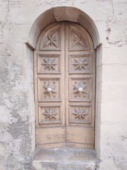Fototapeta na wymiar Malte, porte ancienne avec croix de Malte