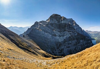 Autumn hike to the Vorder Glärnisch in the canton of Glarus. Below is the Klöntalersee and above...