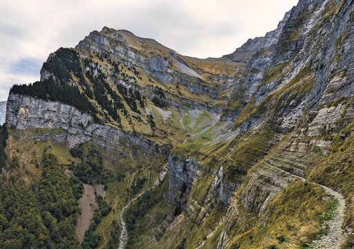 Autumn hike to the Vorder Gl&auml;rnisch in the canton of Glarus. Below is the Kl&ouml;ntalersee and above is the Vrenelisg&auml;rtli. Gl&auml;rnisch mountain massif. High quality photo